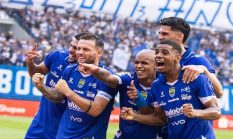 Persib Bandung Makin Perkasa di Puncak Klasemen! Umuh Muchtar Sebut Bobotoh Jadi Kunci Kebangkitan Maung Bandung
