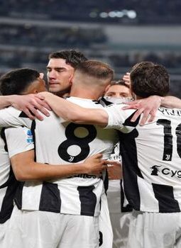 Juventus Menang Besar, Tapi Spalletti Kirim Sinyal Keras! Lini Depan Bianconeri Dinilai Masih Bermasalah