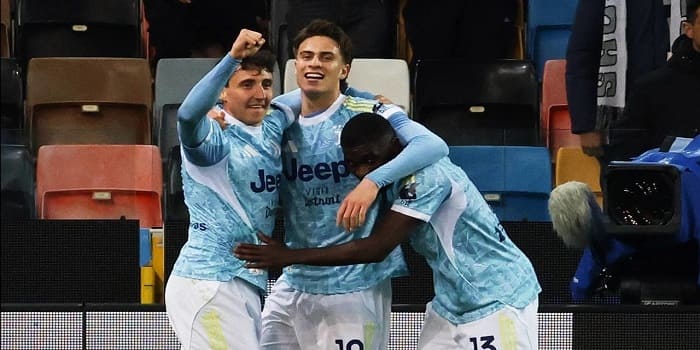 Foto: Beberapa Pemain Juventus Sedang Melakukan Selebrasi (Sumber: Andrea Bressanutti/LaPresse Via AP)