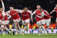 Foto: Beberapa Pemain Arsenal Sedang Melakukan Selebrasi (Sumber: 90Min)