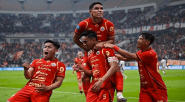 Foto: Beberapa Pemain Persija Jakarta Tengah Melakukan Selebrasi (Sumber: Portal Indonesia)