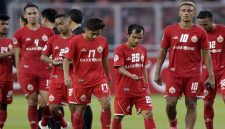Foto: Pemain Persija Jakarta Tampak Lesu Usai Dikalahkan Ceres-Negros Pada Laga Piala AFC di SUGBK (Sumber: Bola.com/M Iqbal Ichsan)