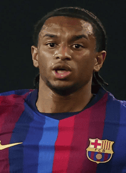Diincar Manchester United, Alejandro Balde Pilih Bertahan di Barcelona